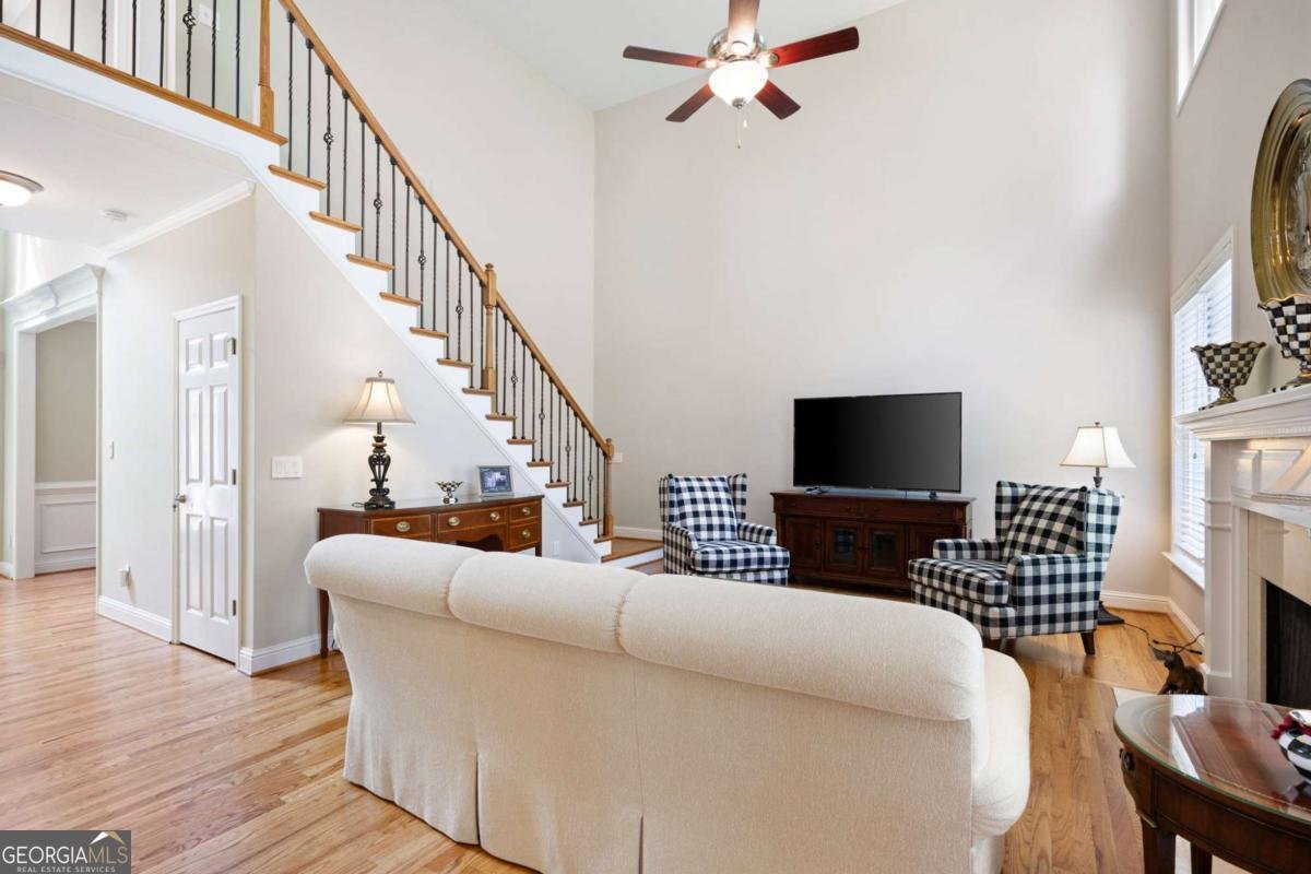 4220 ROCKPOINT Drive Kennesaw - 19