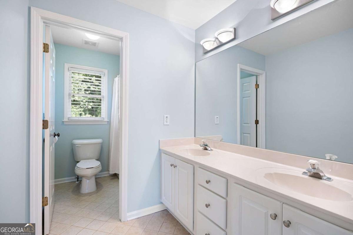 4220 ROCKPOINT Drive Kennesaw - 29