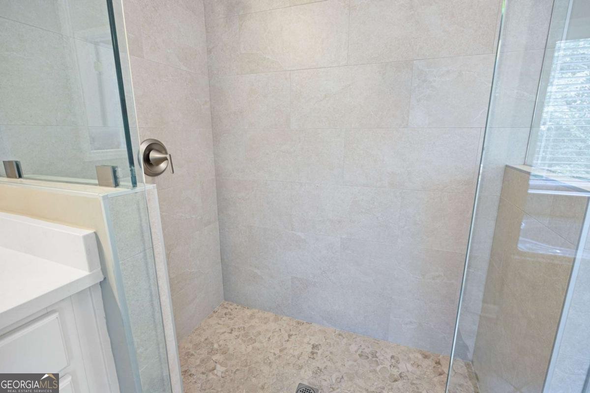 4220 ROCKPOINT Drive Kennesaw - 35