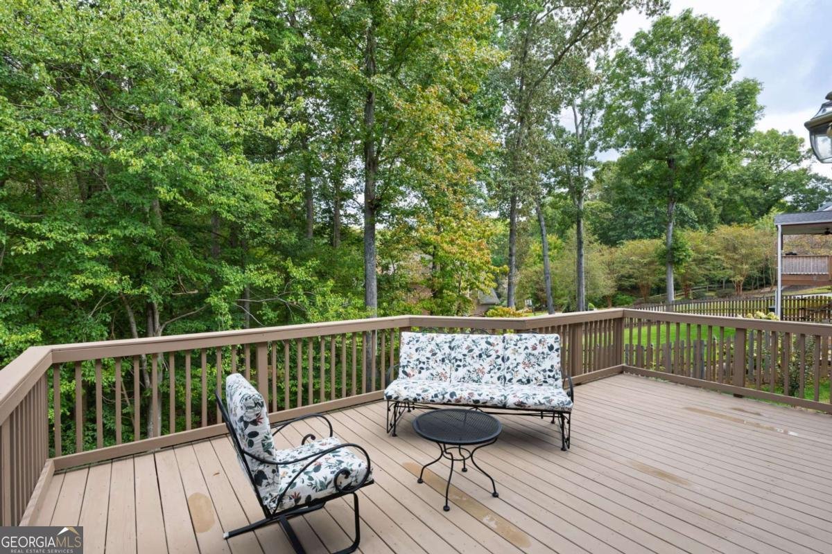4220 ROCKPOINT Drive Kennesaw - 42