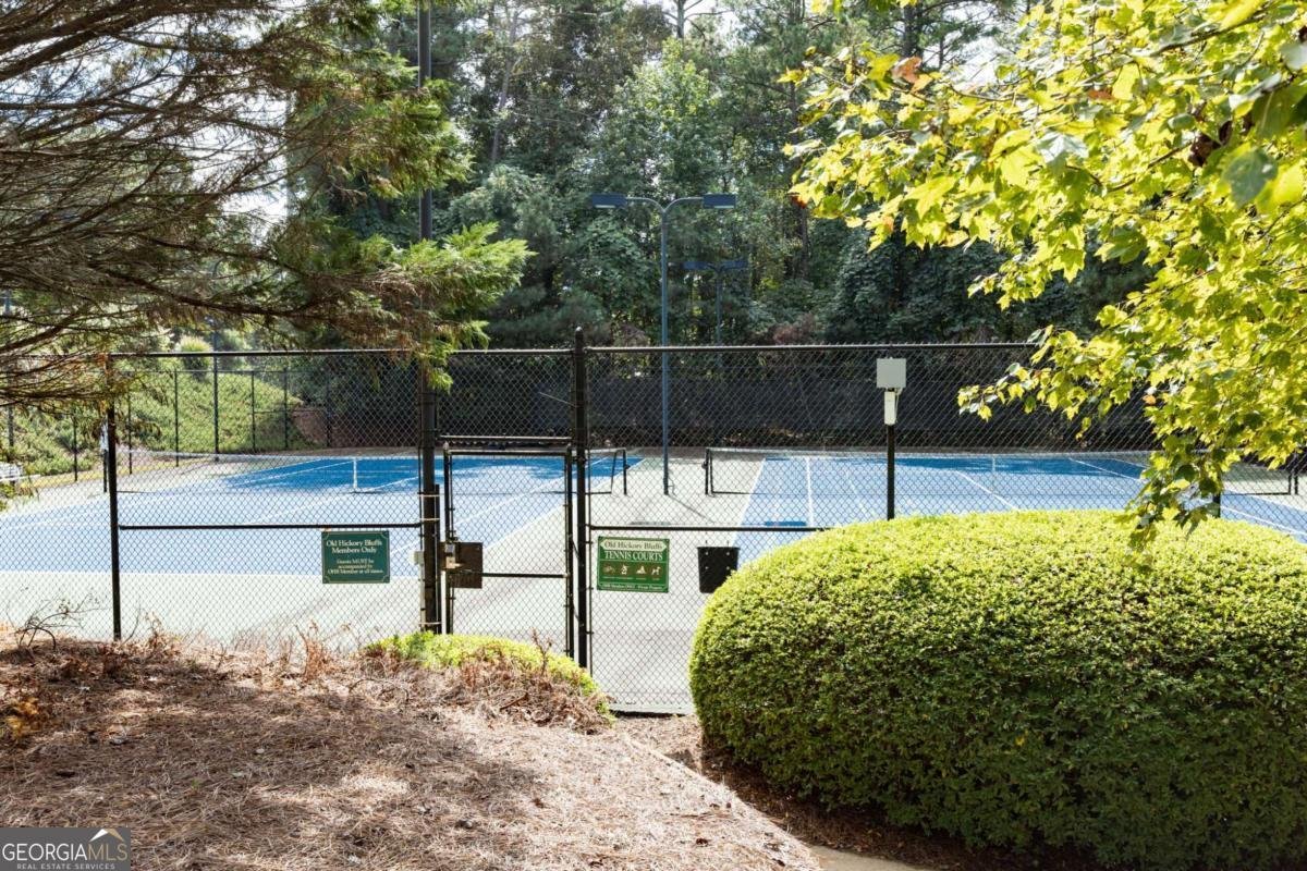4220 ROCKPOINT Drive Kennesaw - 53