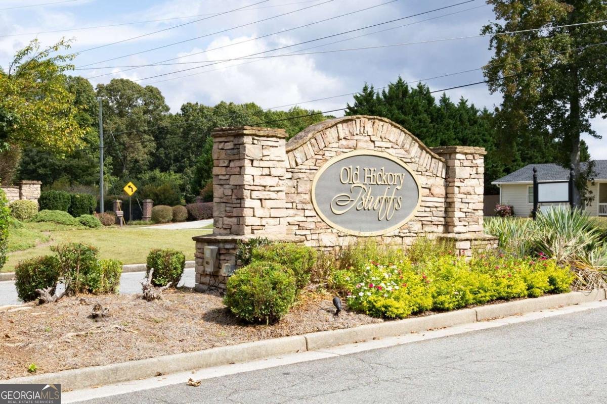 4220 ROCKPOINT Drive Kennesaw - 54