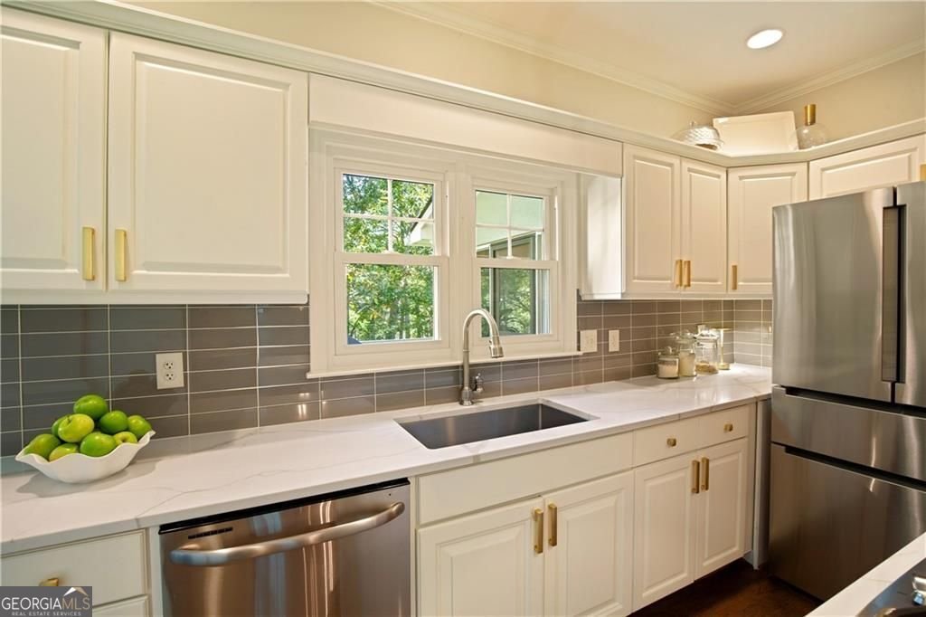 150 Flowing Spring Trail Roswell - 20