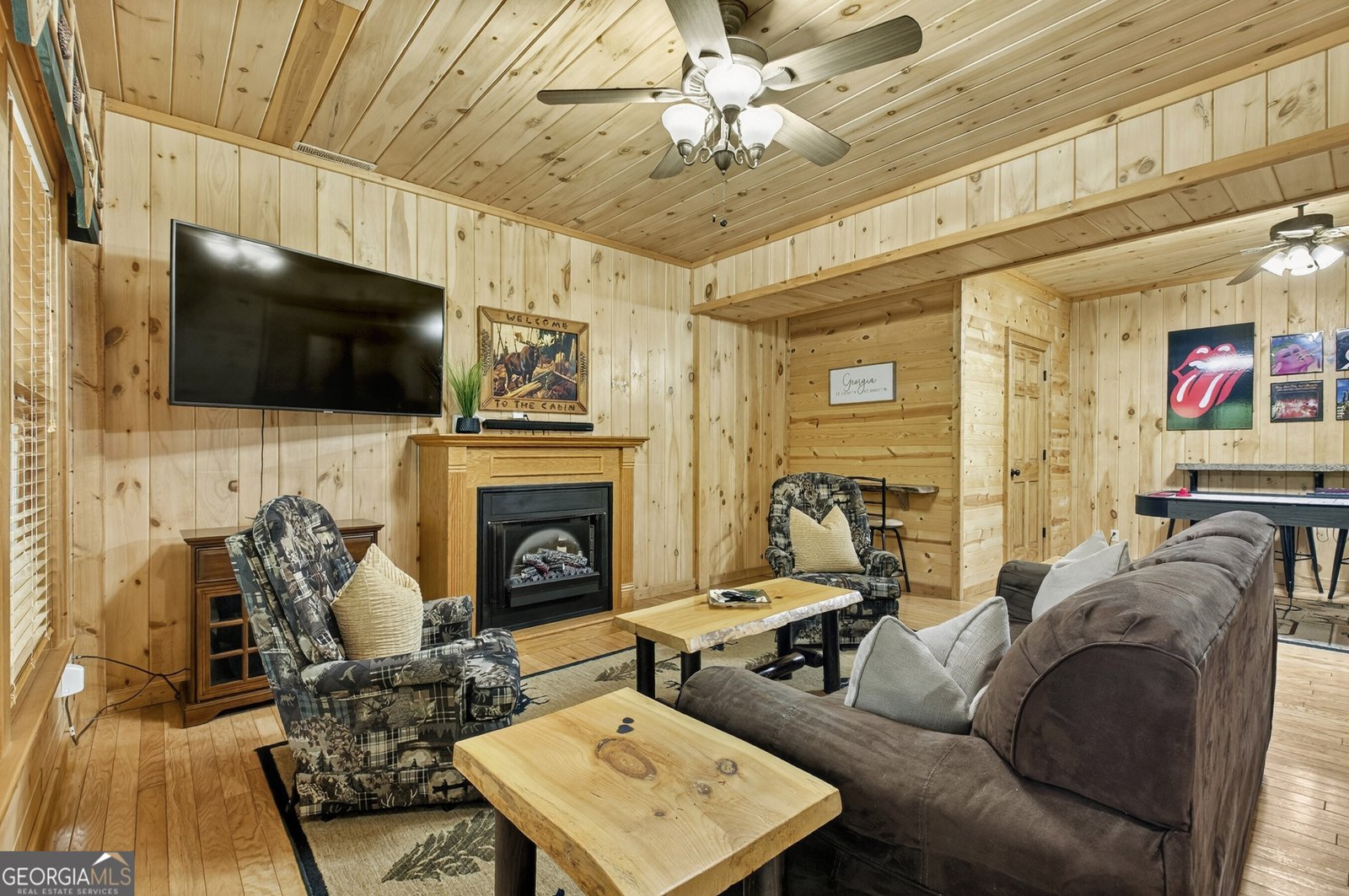 100 Black Oaks Road Cherry Log - 31