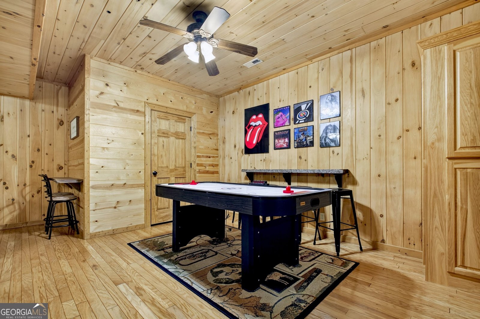 100 Black Oaks Road Cherry Log - 33