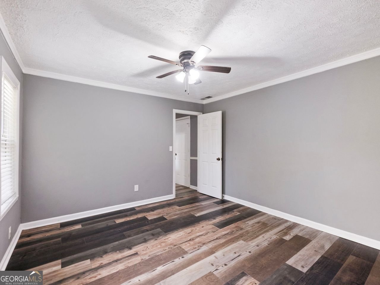 305 CROSSWALK Drive Auburn - 14