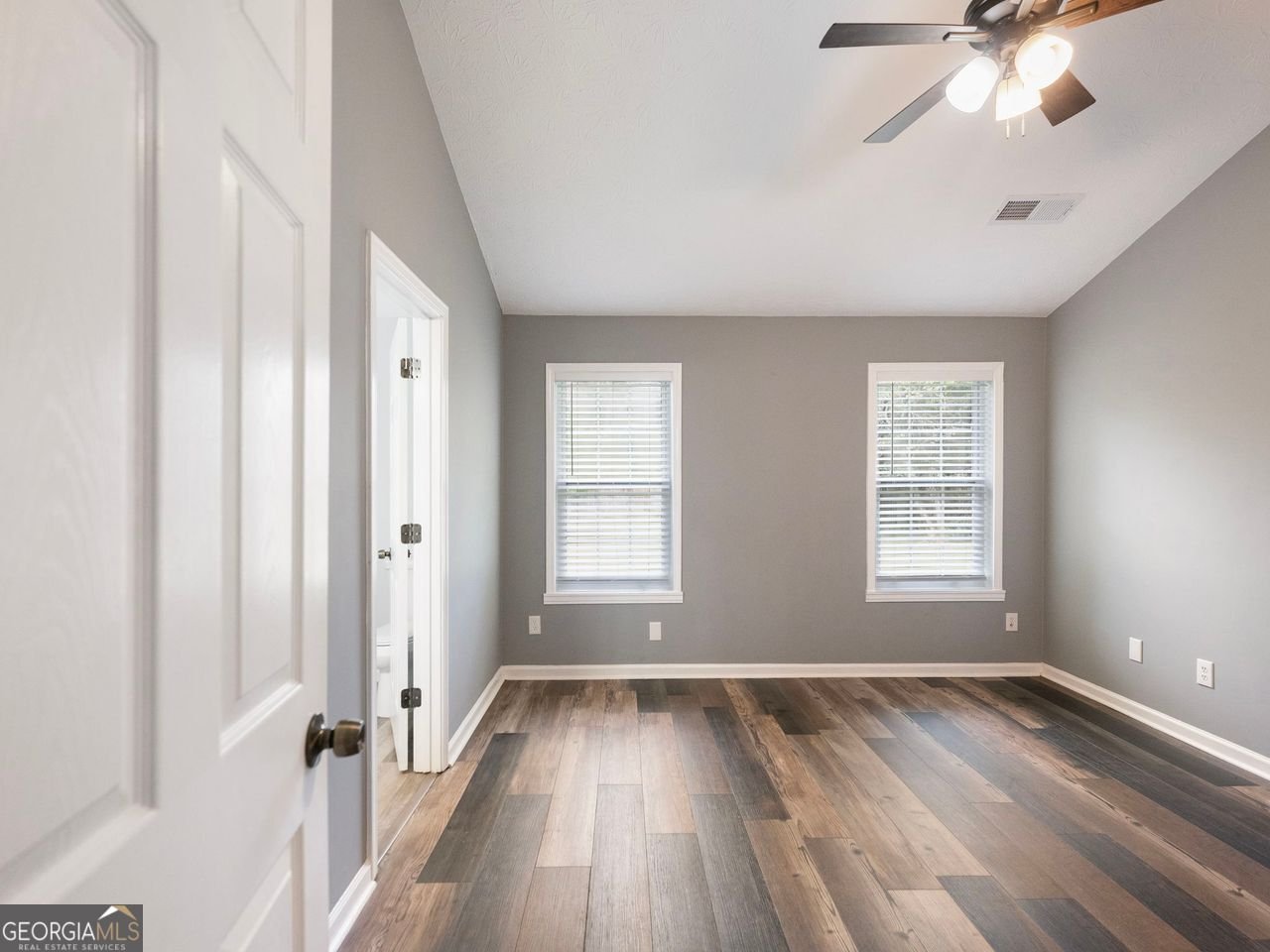 305 CROSSWALK Drive Auburn - 17