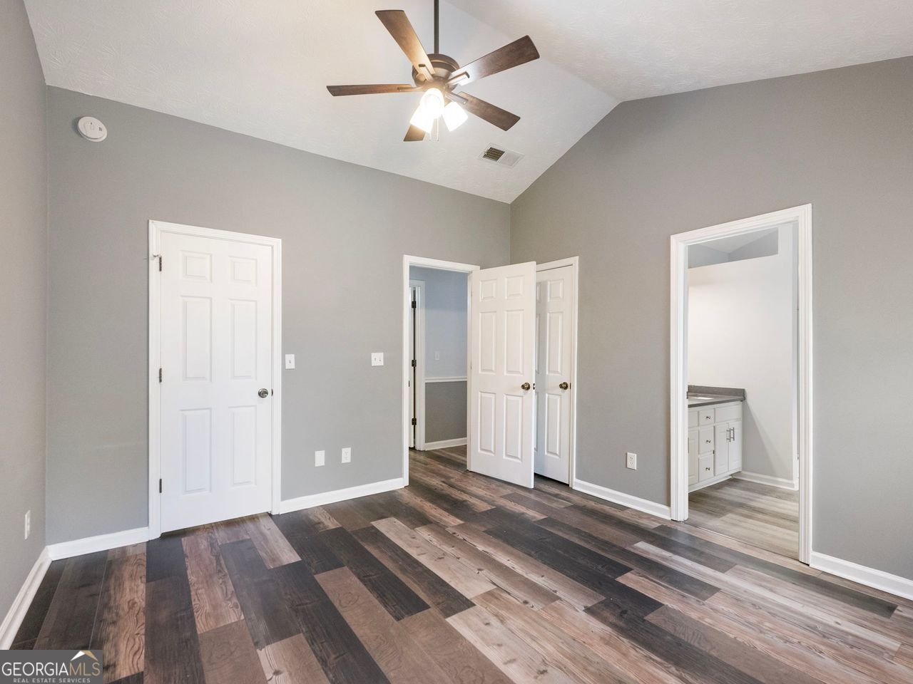 305 CROSSWALK Drive Auburn - 18