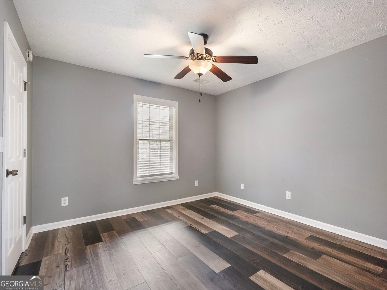 305 CROSSWALK Drive Auburn - 26