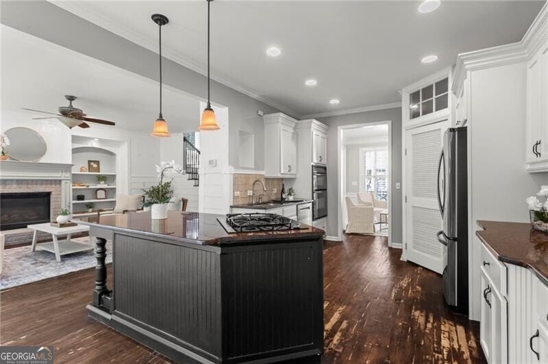 108 Laurel Street Canton - 8