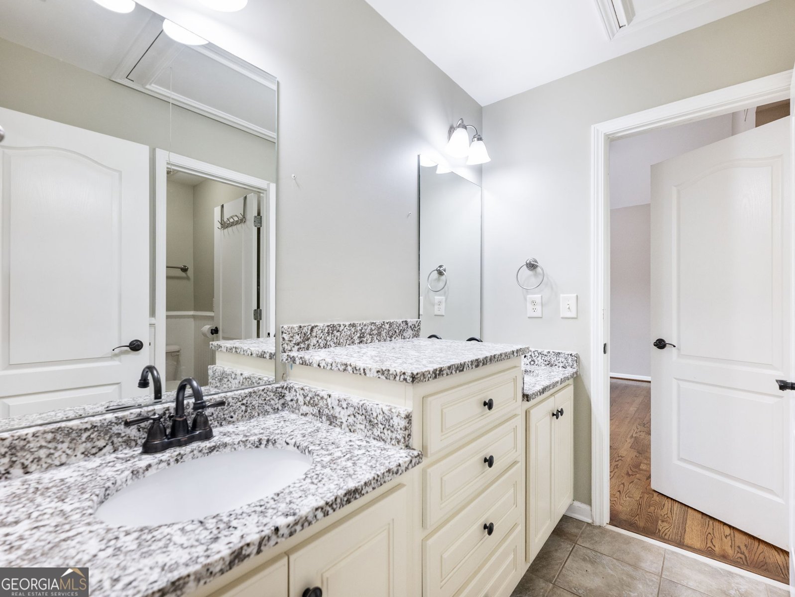 2445 Retreat Point Parkway Hoschton - 38