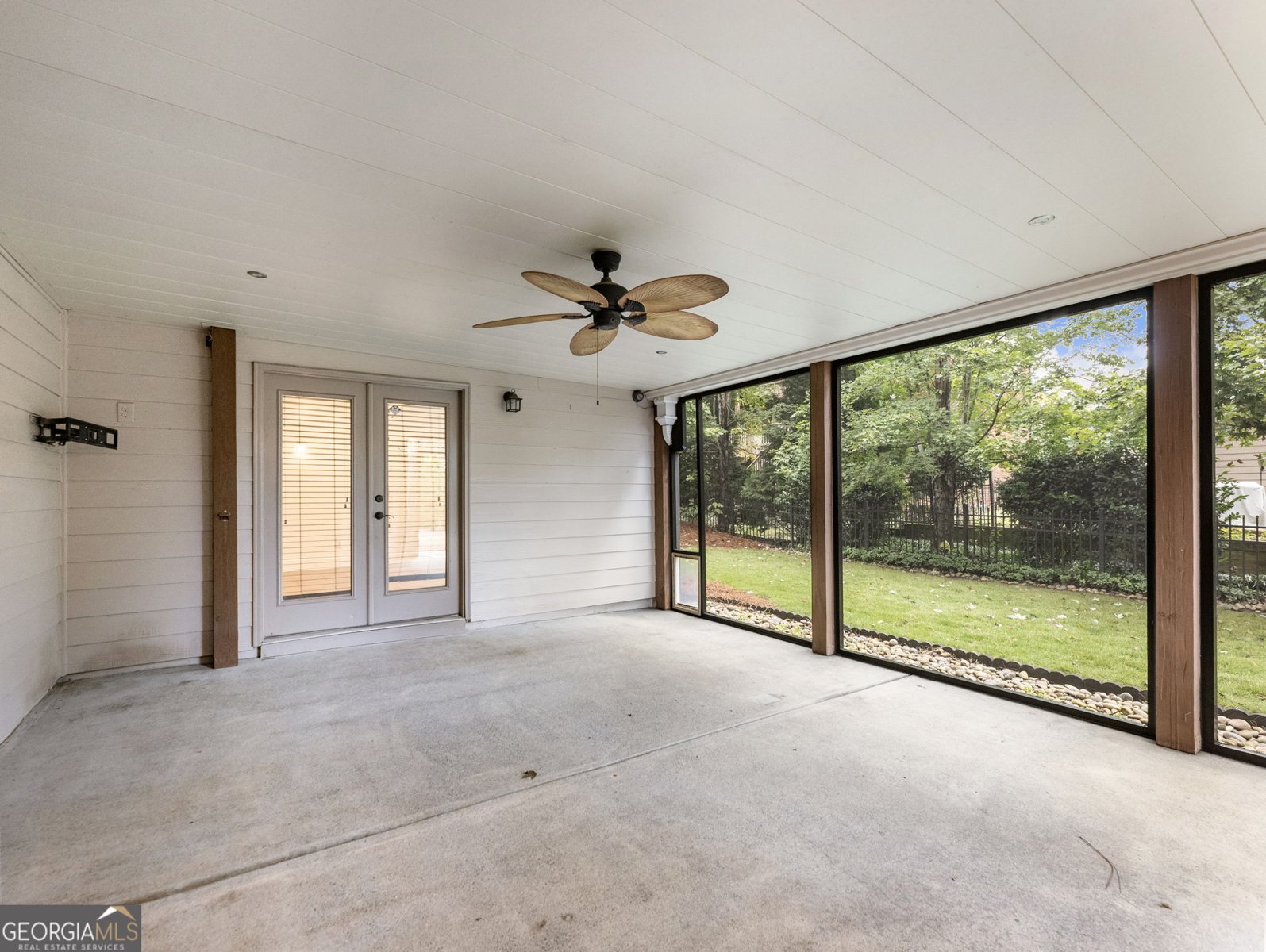 2445 Retreat Point Parkway Hoschton - 76