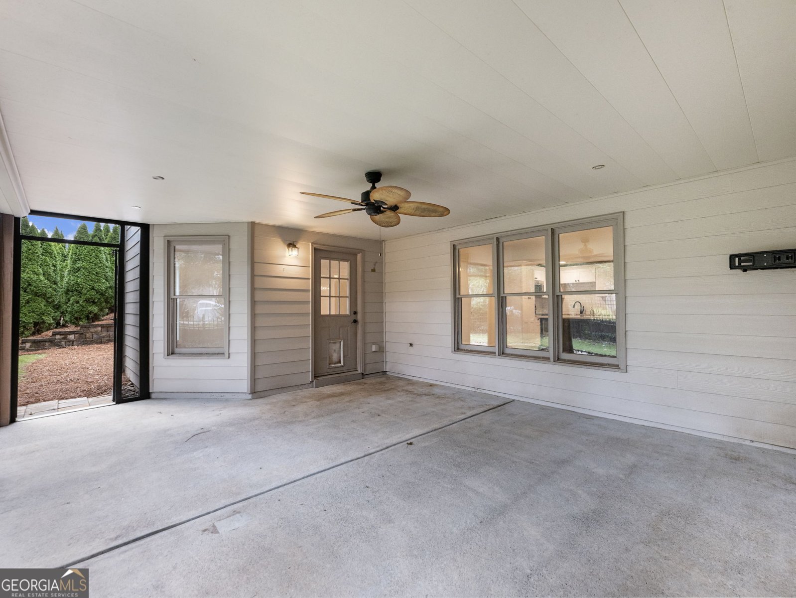 2445 Retreat Point Parkway Hoschton - 77