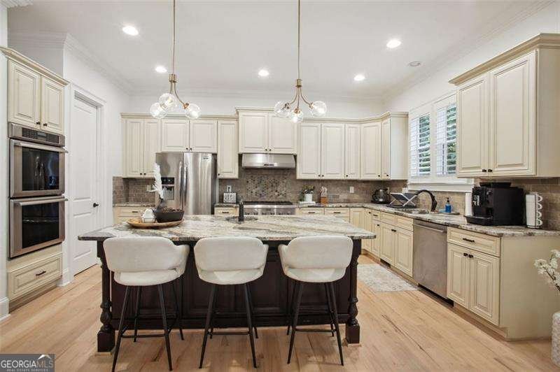 525 FOREST HILLS Drive Atlanta - 11