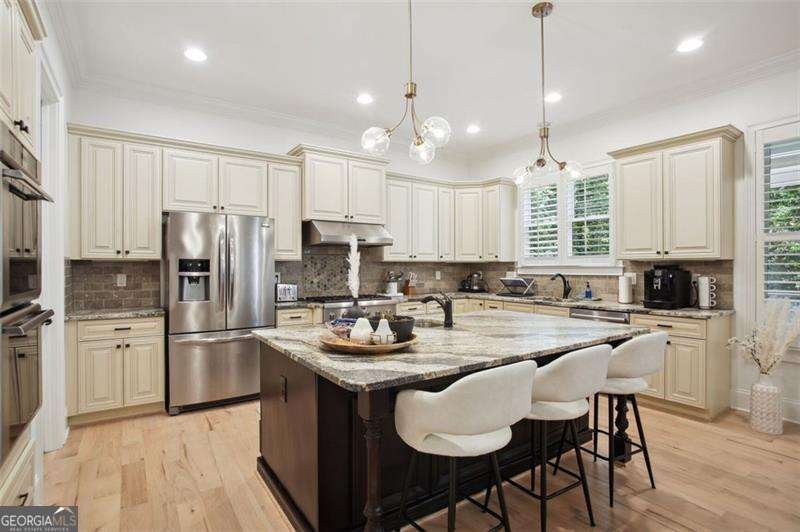 525 FOREST HILLS Drive Atlanta - 12