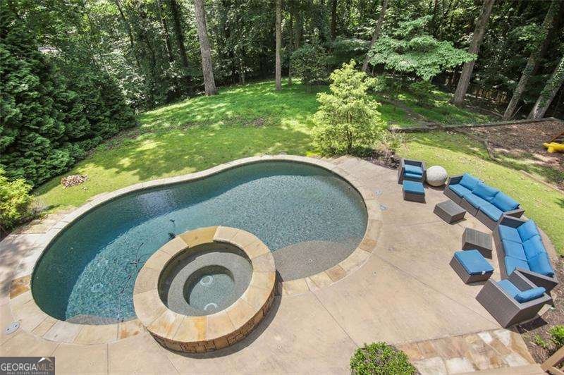 525 FOREST HILLS Drive Atlanta - 38