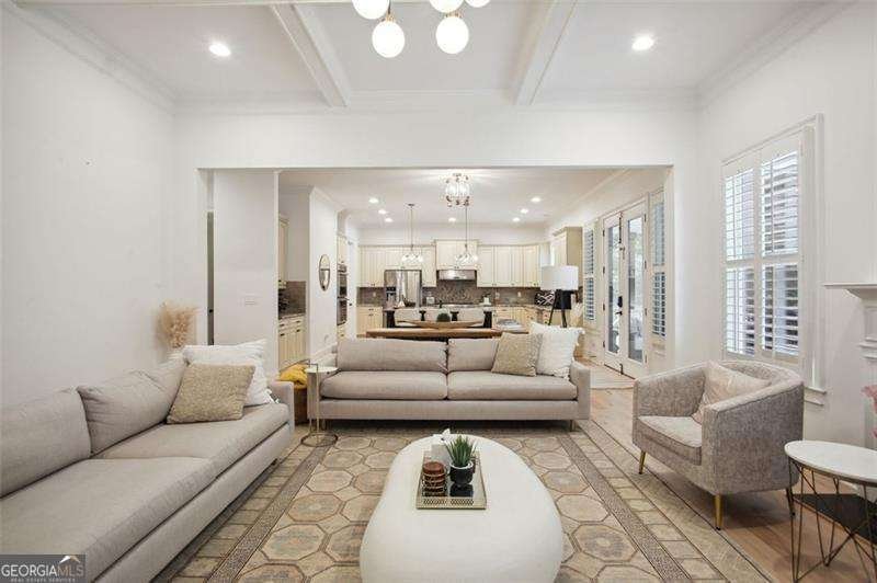 525 FOREST HILLS Drive Atlanta - 7