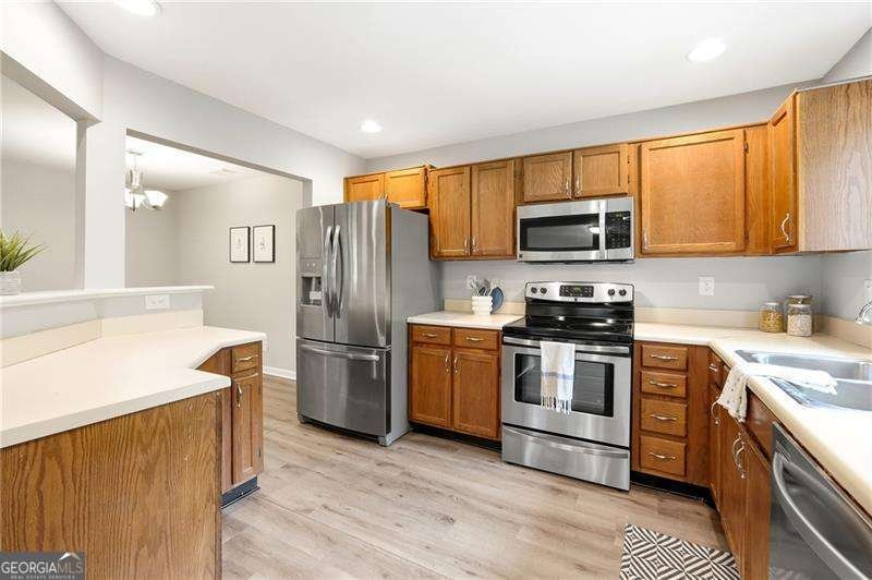 604 MILL POND Road Roswell - 8
