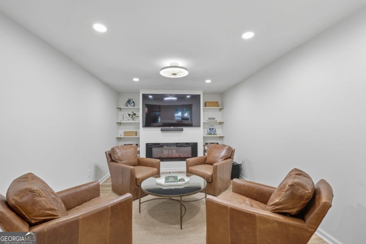 3853 Alexandria Drive Gainesville - 53