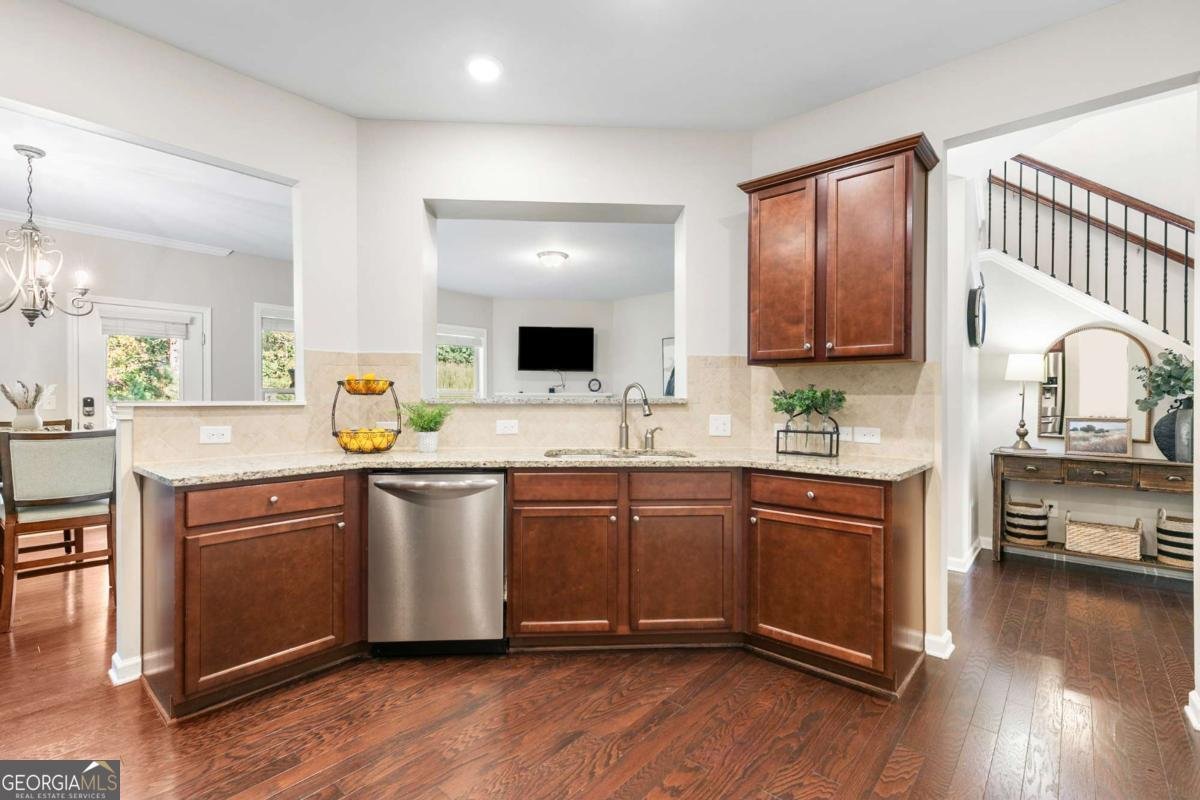 1655 Hampton Oaks Drive Alpharetta - 4