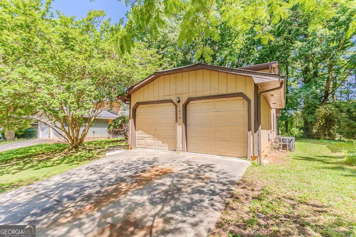 1074 Cherokee Heights Stone Mountain - 2