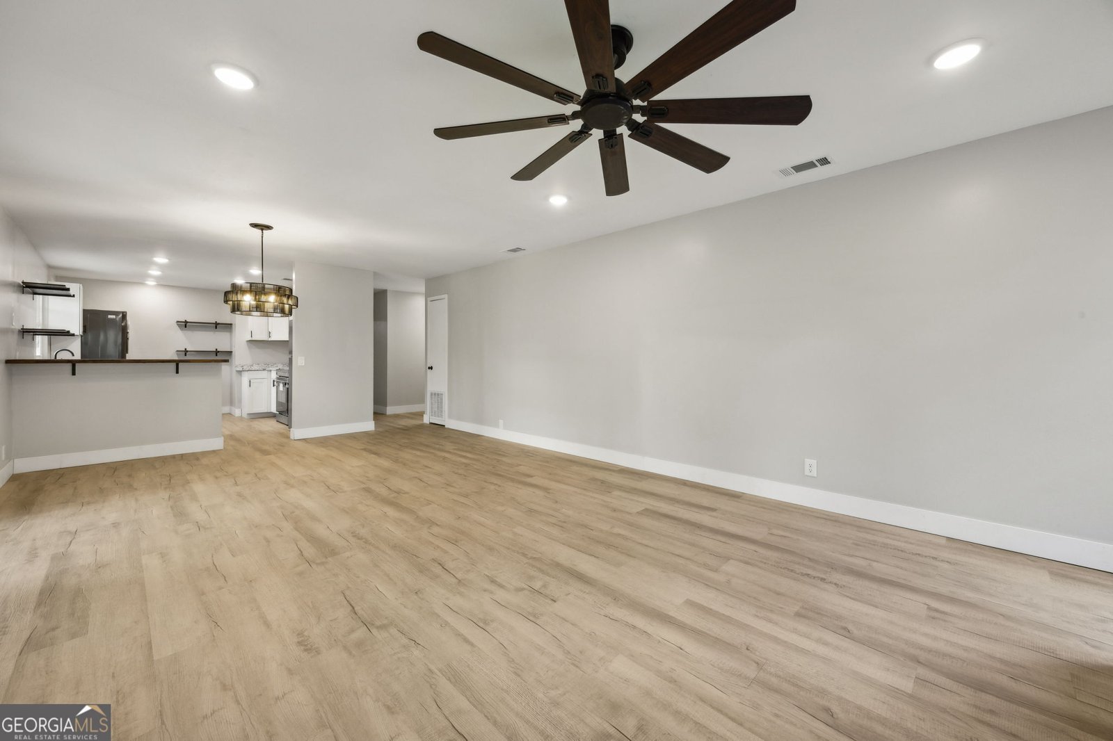 691 Douglas Drive Unit B St. Marys - 11