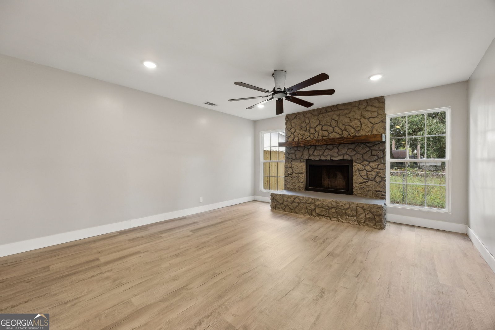 691 Douglas Drive Unit B St. Marys - 12