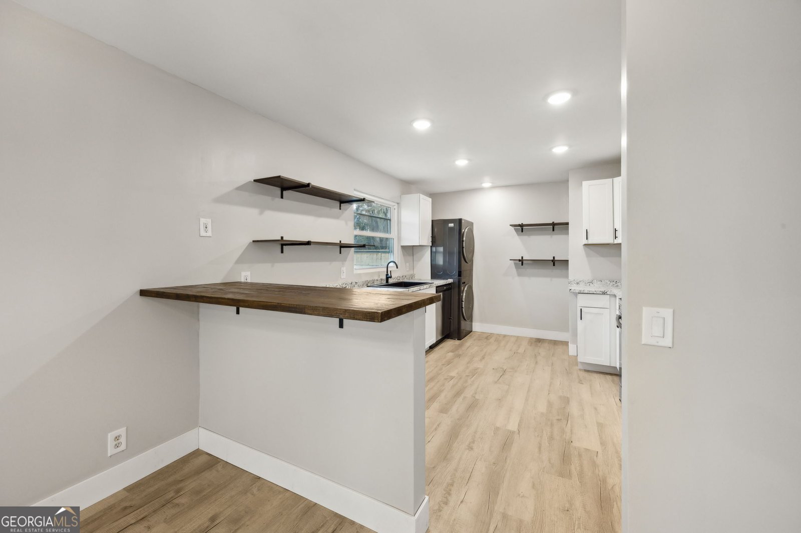 691 Douglas Drive Unit B St. Marys - 16