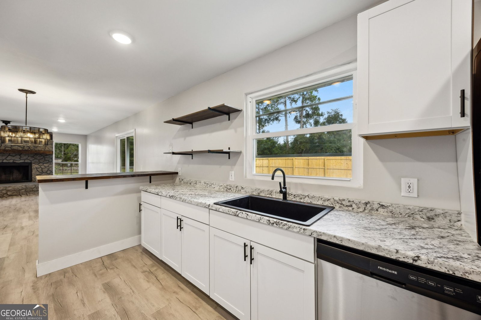 691 Douglas Drive Unit B St. Marys - 19