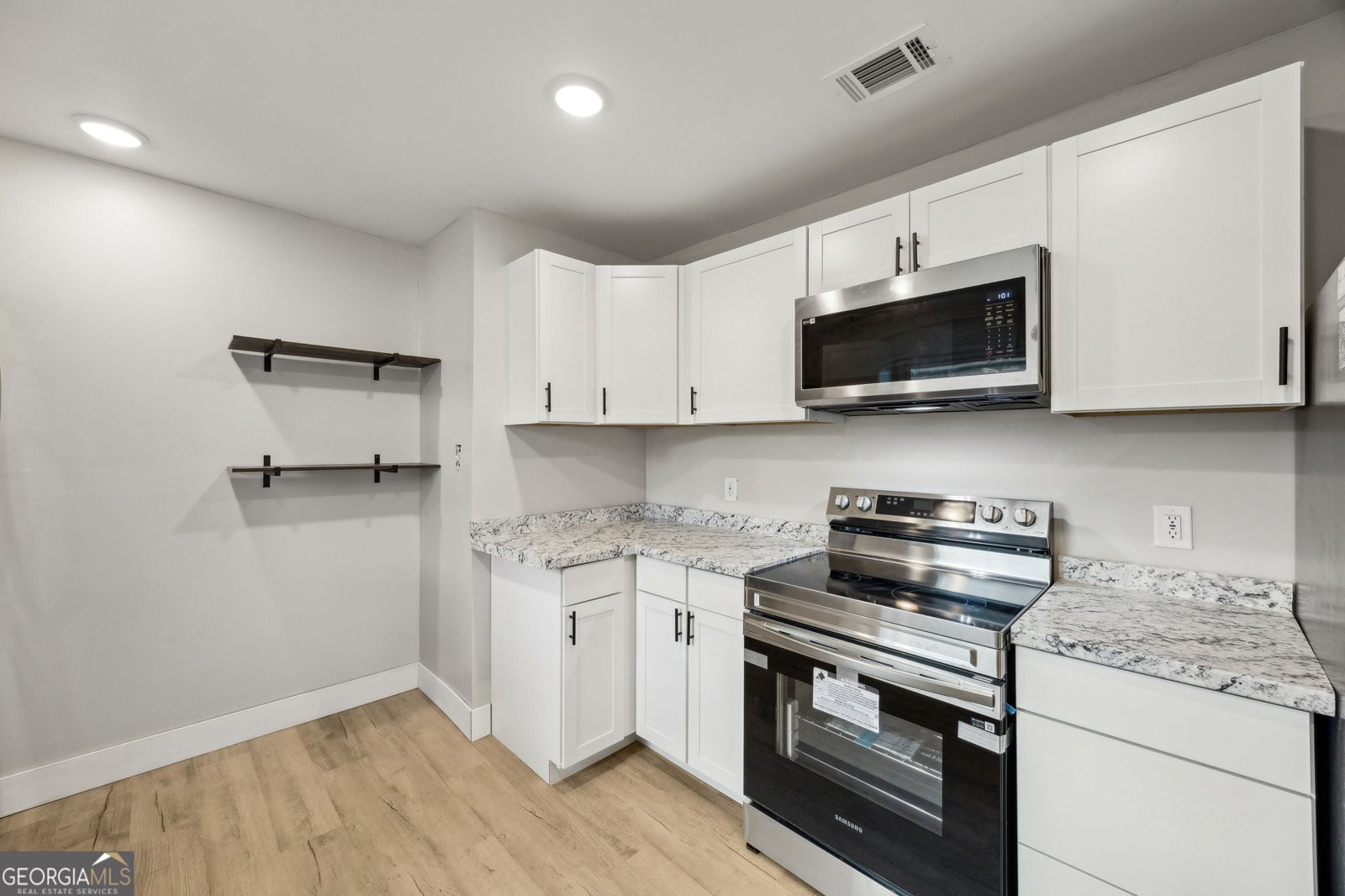 691 Douglas Drive Unit B St. Marys - 21