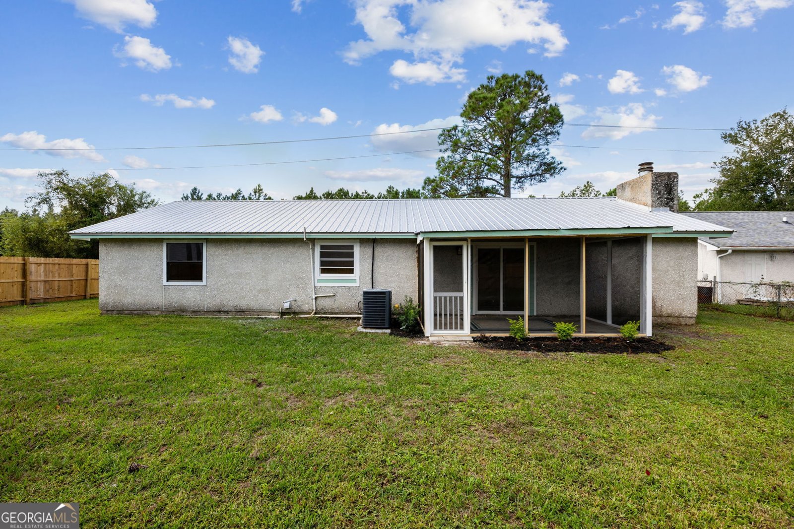 691 Douglas Drive Unit B St. Marys - 35