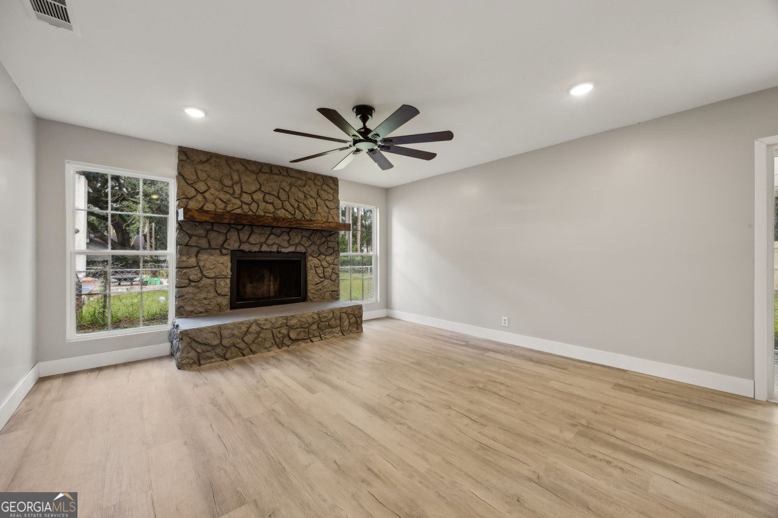 691 Douglas Drive Unit B St. Marys - 9