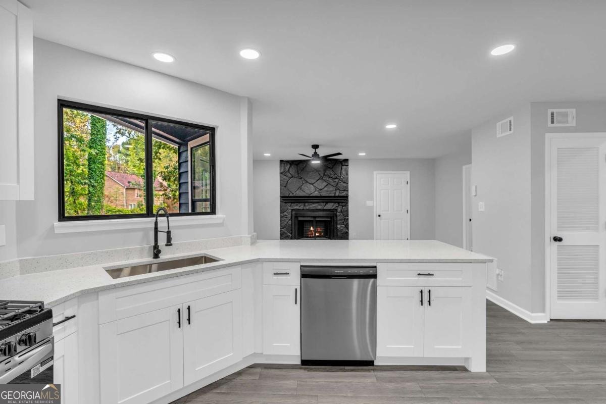 5364 Kelleys Creek Drive Stone Mountain - 15