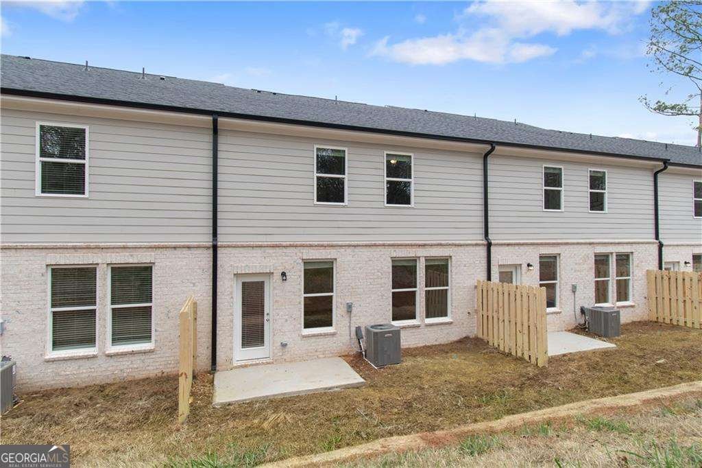 635 Treasure Drive Stockbridge - 27