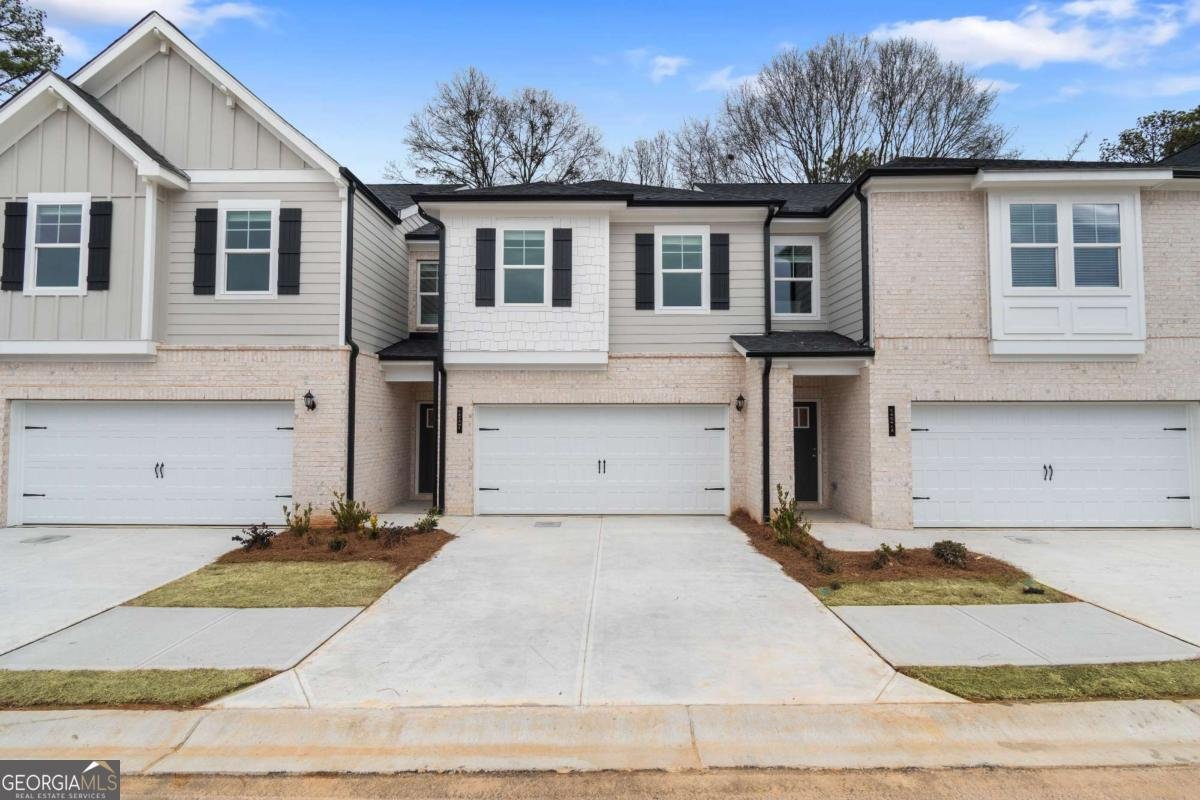 623 Treasure Drive Stockbridge - 1