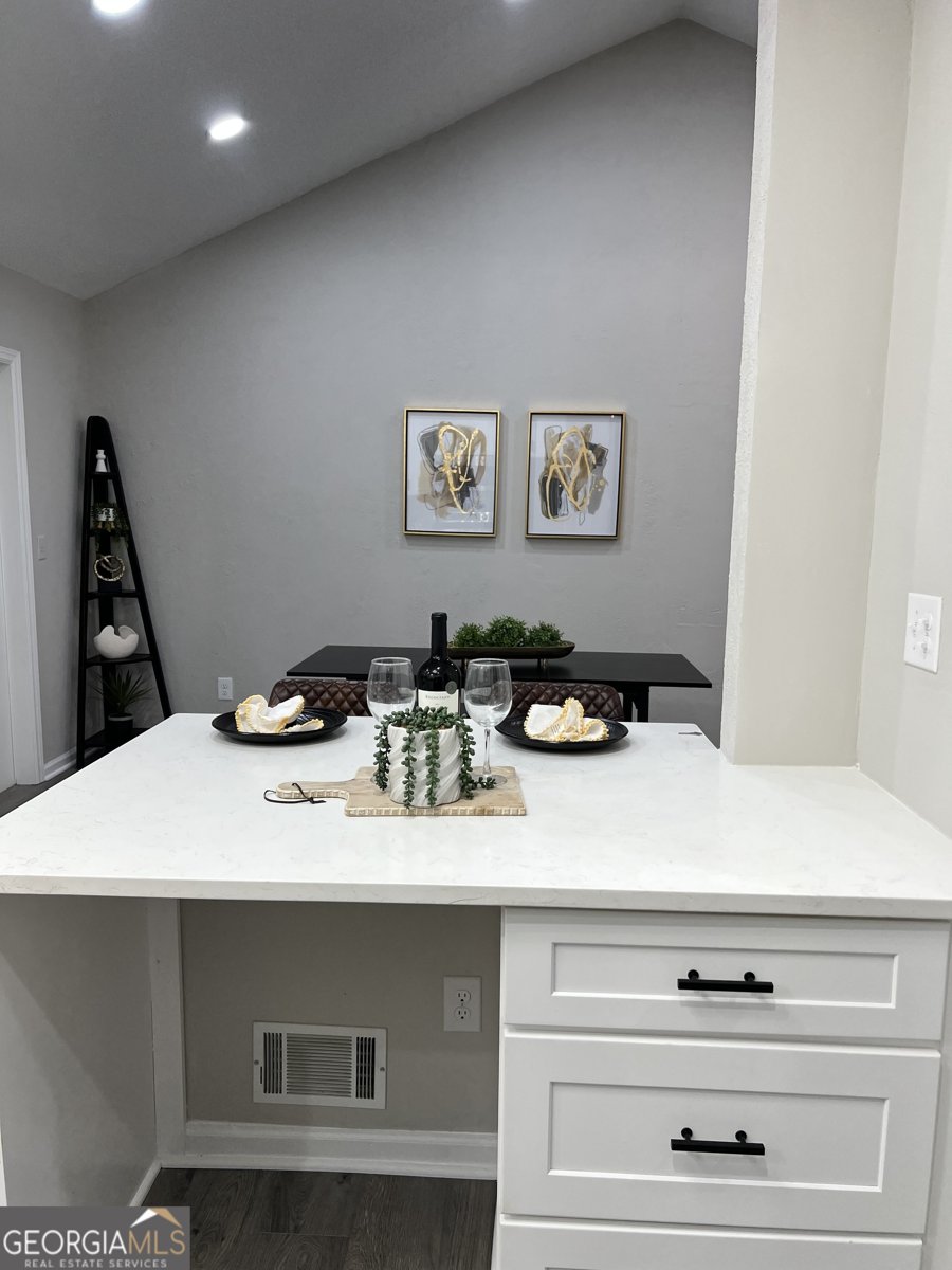 539 RUE MONTAIGNE Stone Mountain - 11