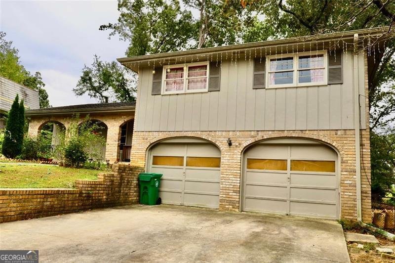 4027 STONEVIEW Circle Stone Mountain - 4