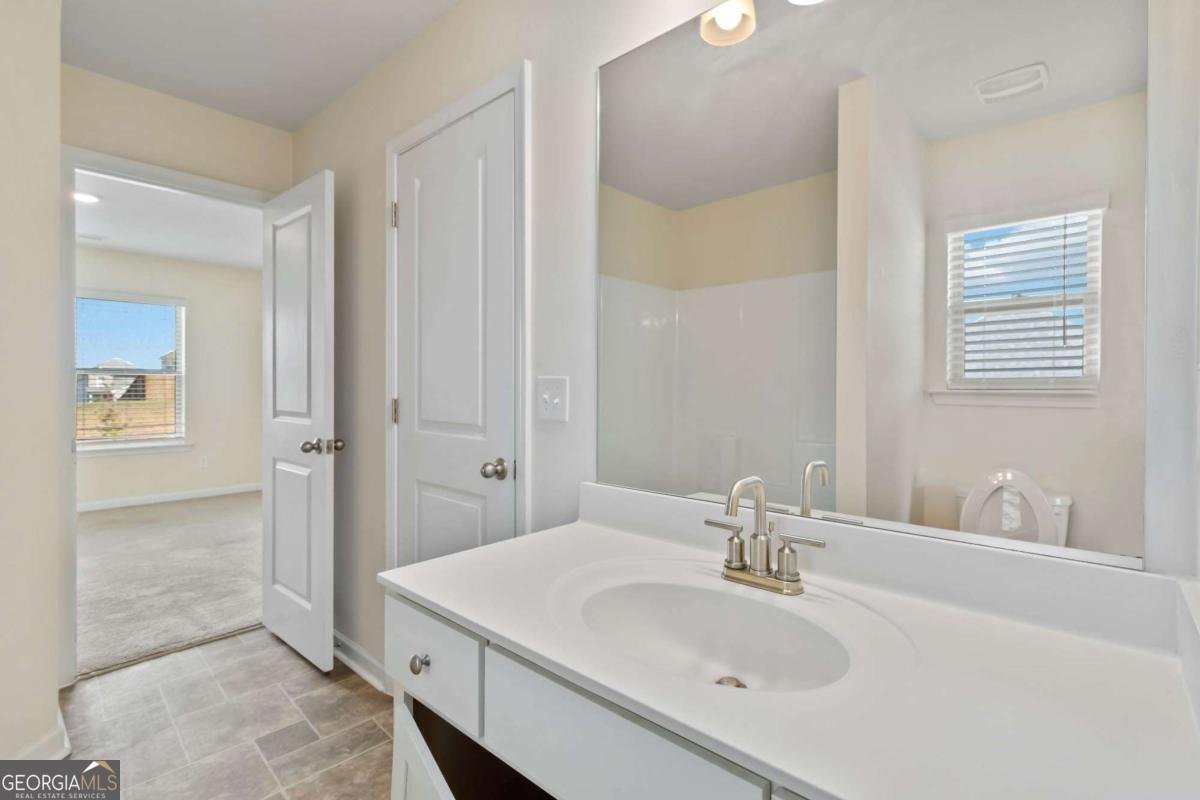 156 Beaumont Way Hampton - 4