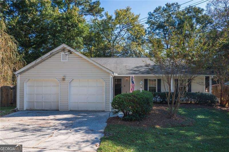 922 Riverstone Way Woodstock - 1