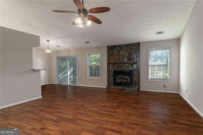 922 Riverstone Way Woodstock - 2