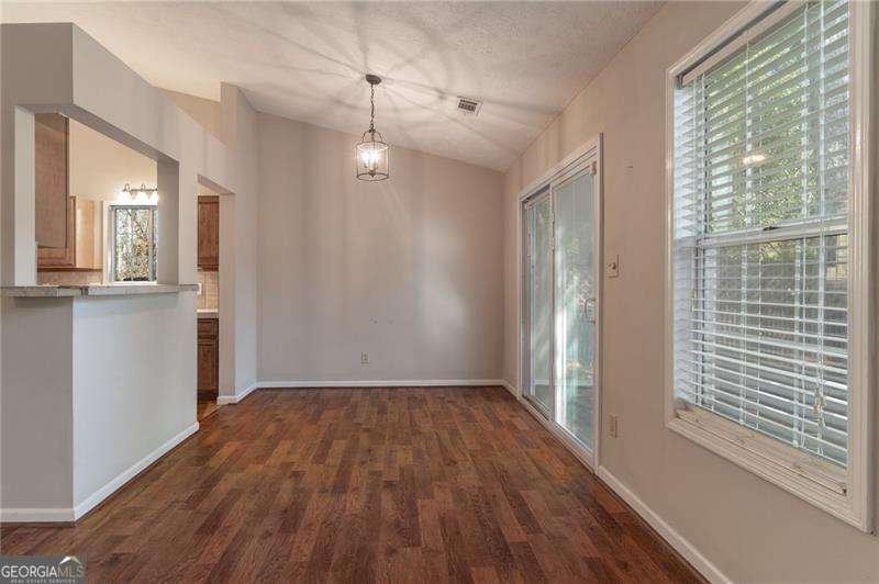 922 Riverstone Way Woodstock - 4