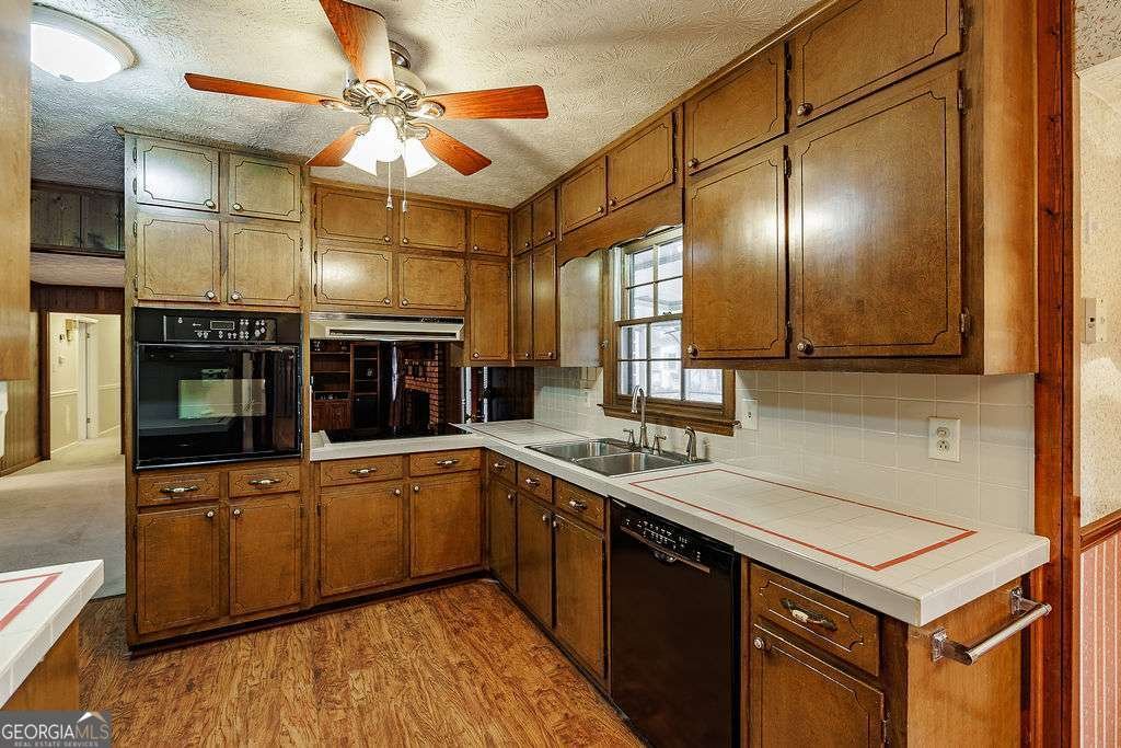 1296 Lake Lucerne Road Lilburn - 12