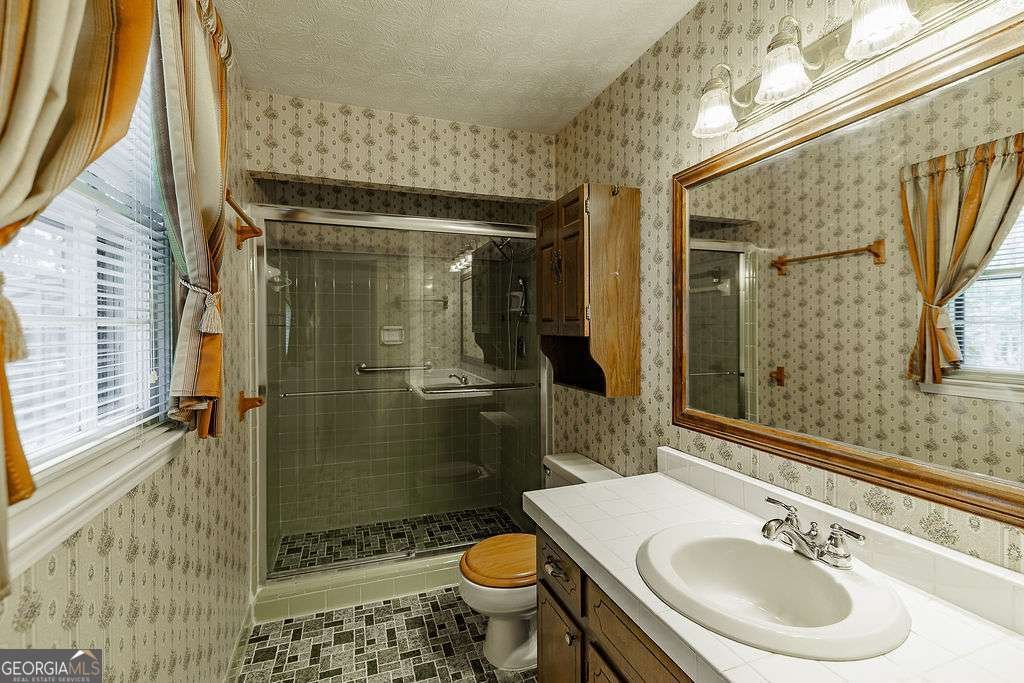 1296 Lake Lucerne Road Lilburn - 24