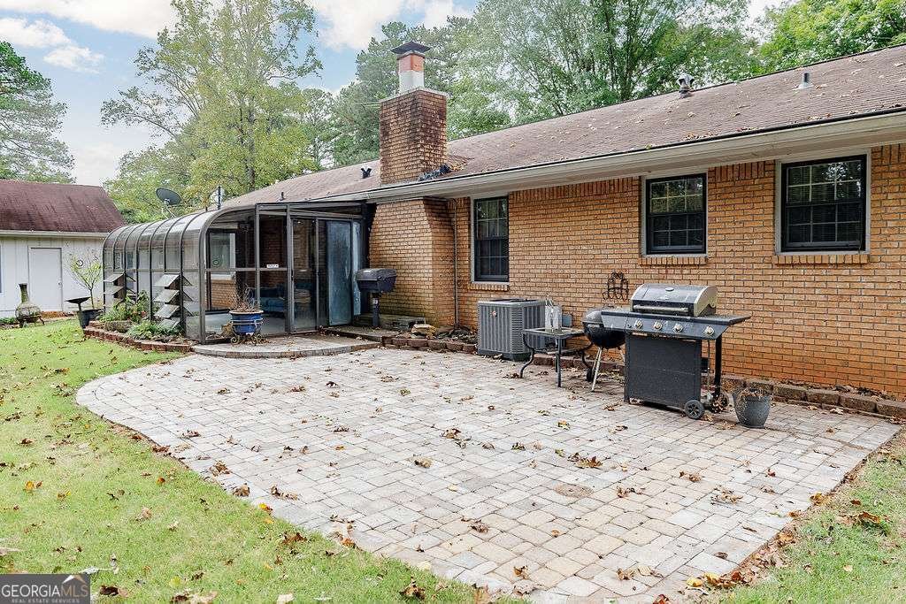 1296 Lake Lucerne Road Lilburn - 32