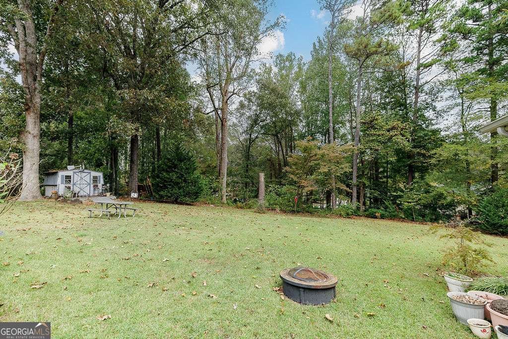 1296 Lake Lucerne Road Lilburn - 37