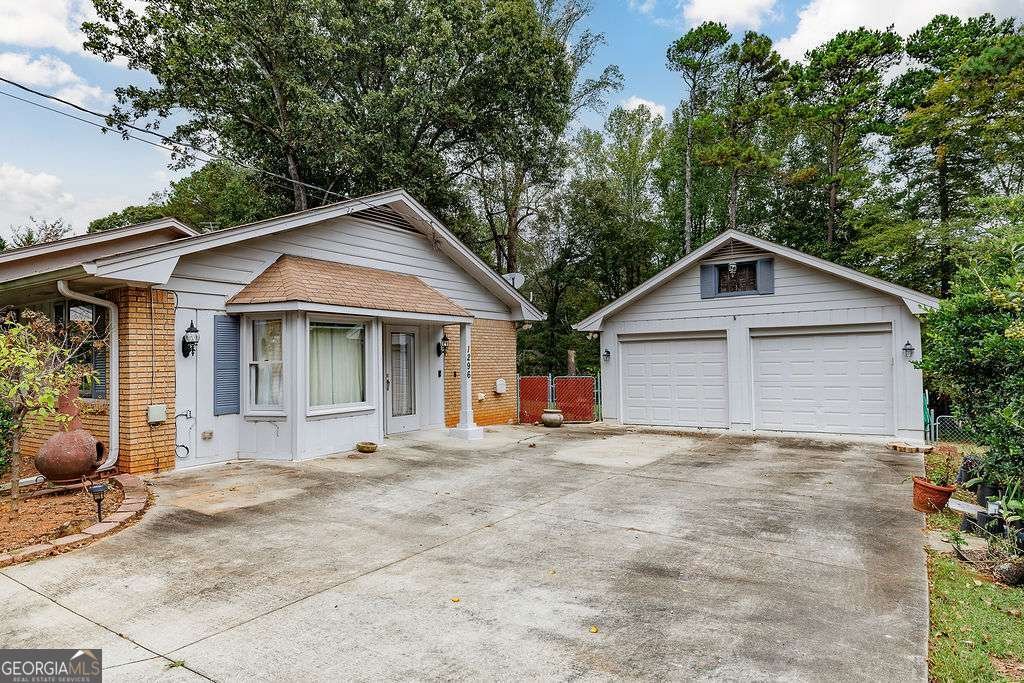 1296 Lake Lucerne Road Lilburn - 42