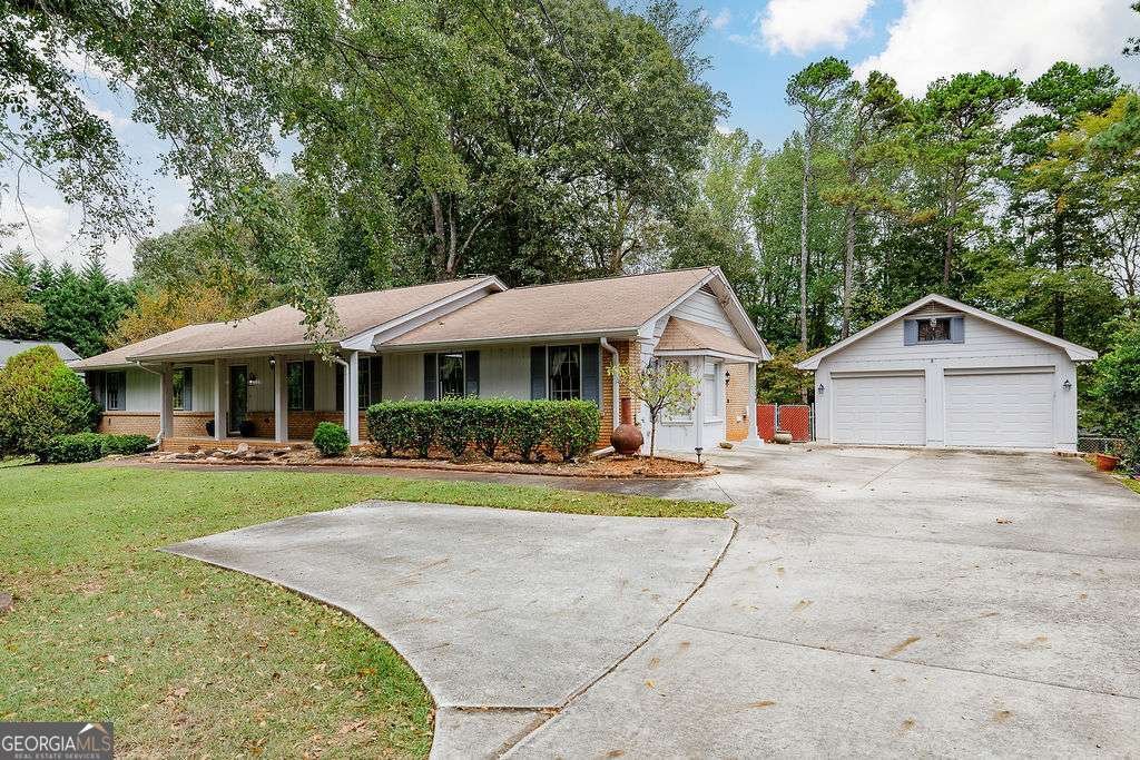 1296 Lake Lucerne Road Lilburn - 43