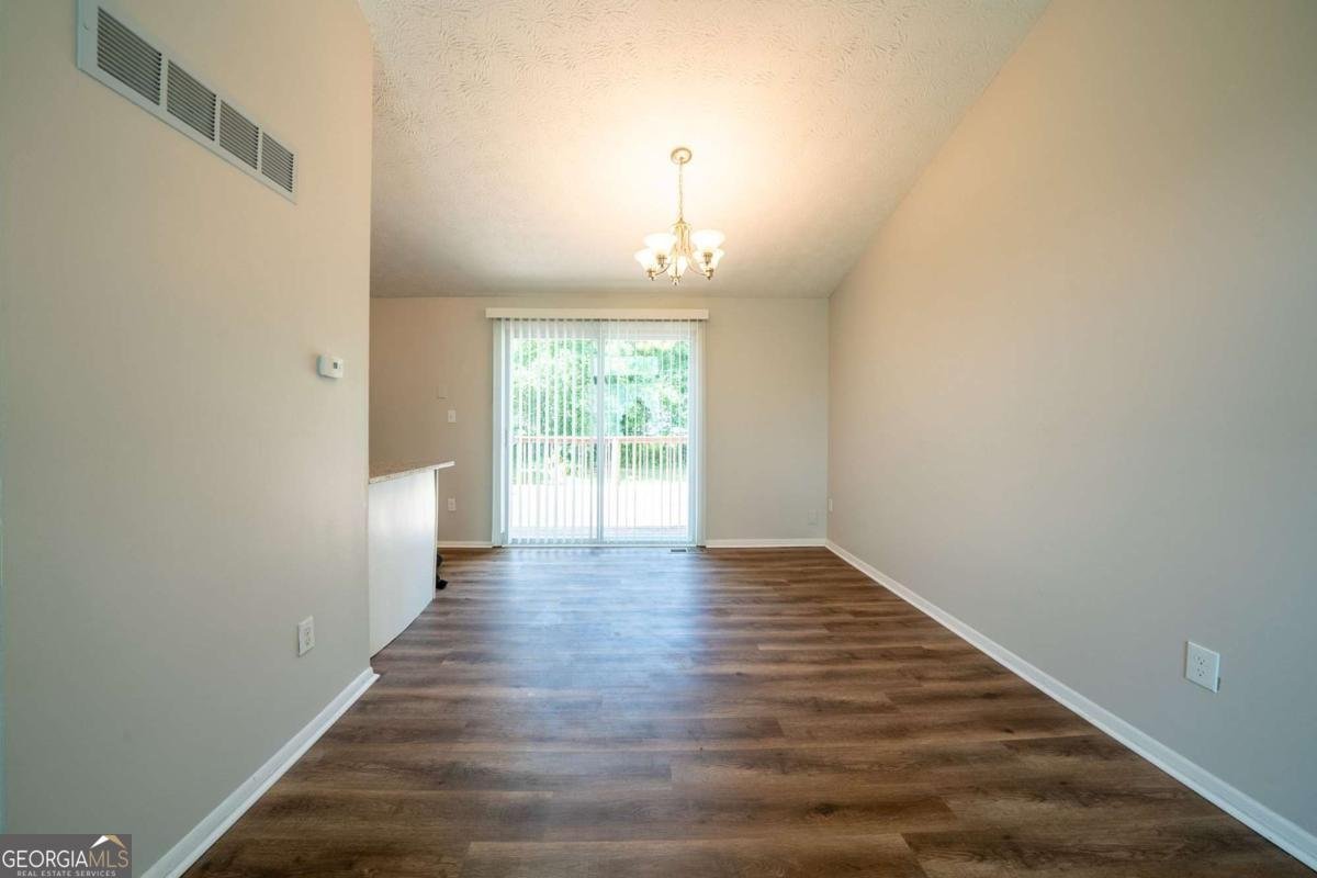 6082 Raintree Bend Lithonia - 21