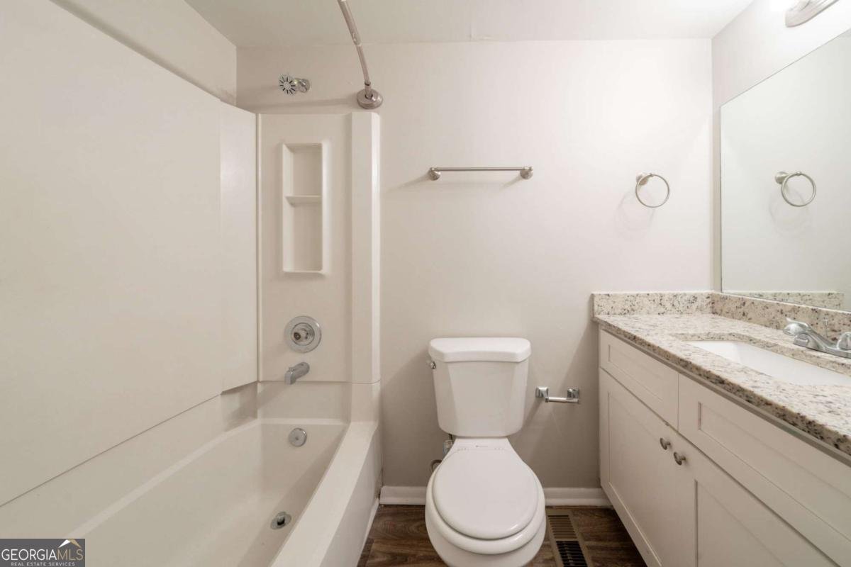 6082 Raintree Bend Lithonia - 27