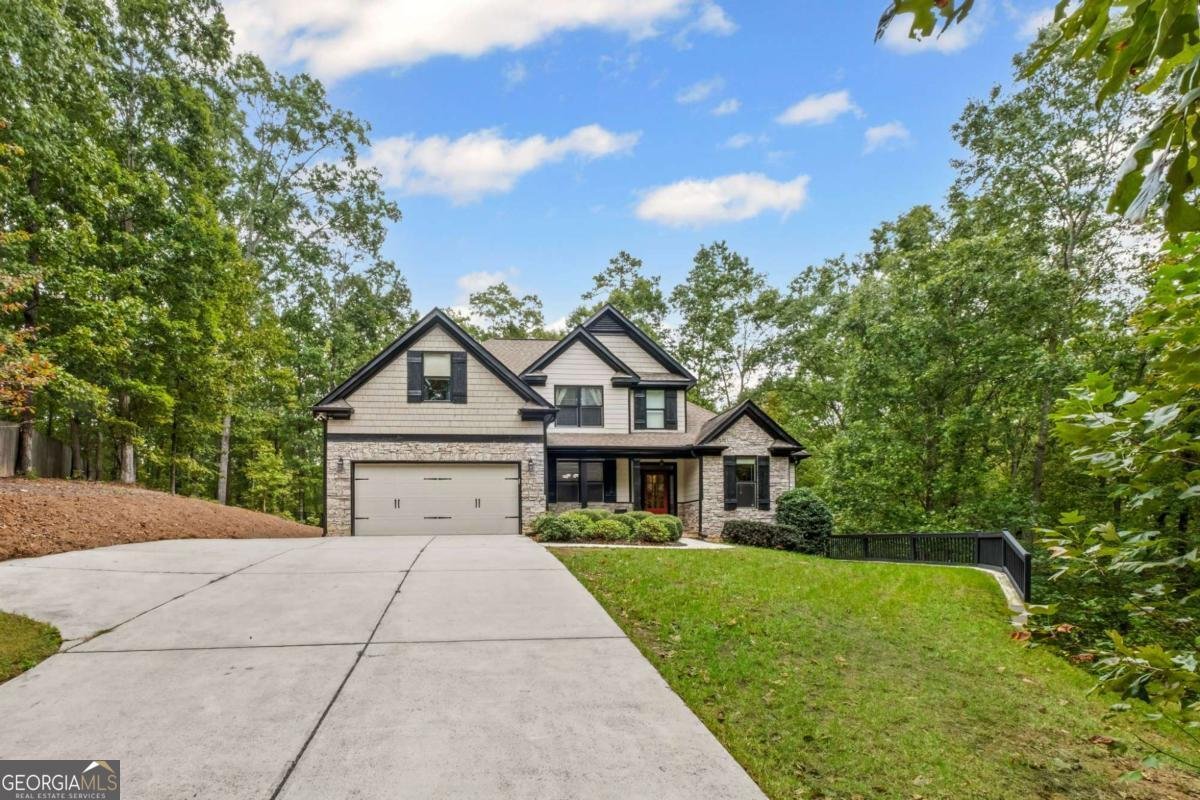 132 Amberleigh Drive White - 12